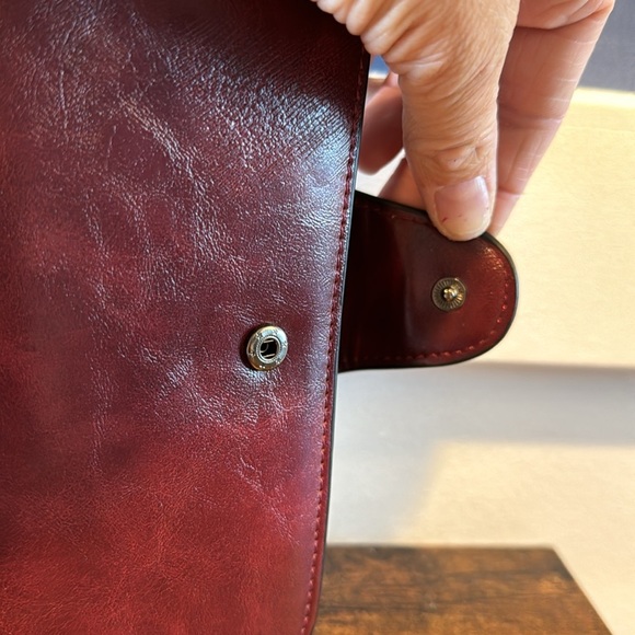 Solid Menbense burgundy leather men or woman’s wallet. - Picture 3 of 9